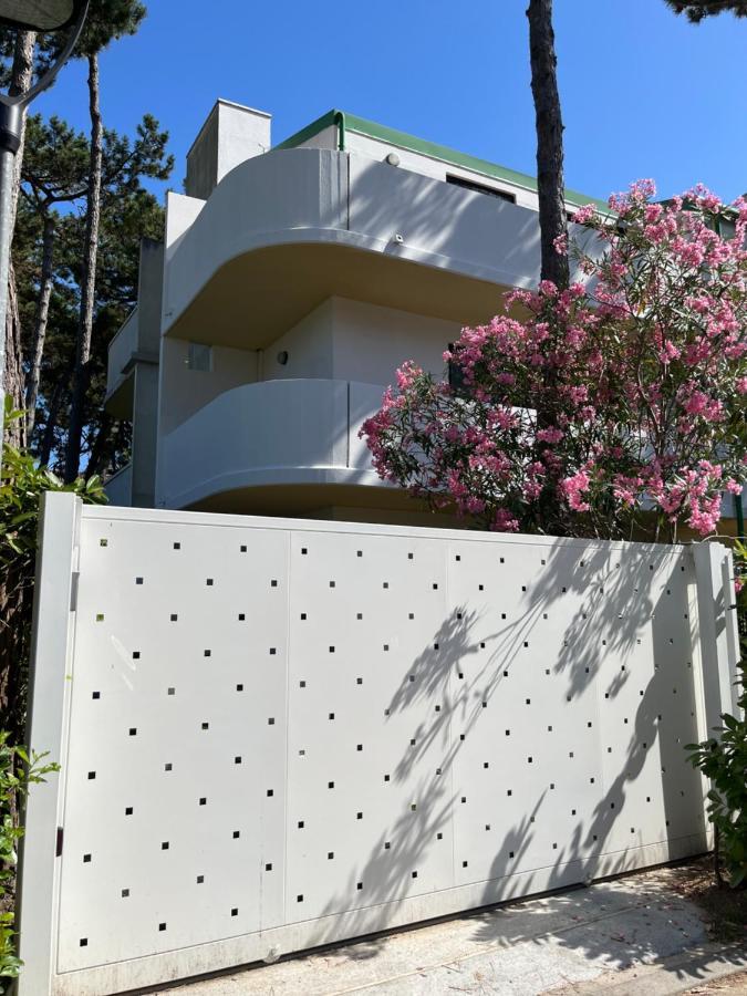 Villa Vittoria Lignano Sabbiadoro Exterior photo